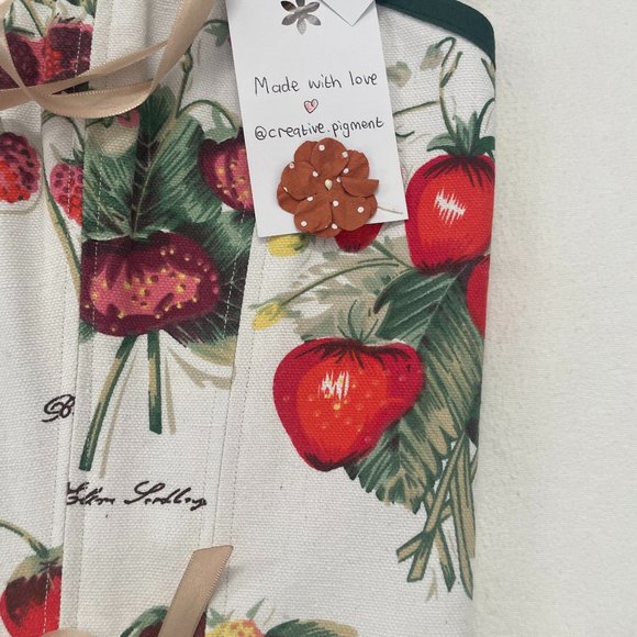 Fashionable Corsets - Picture 4 of 12